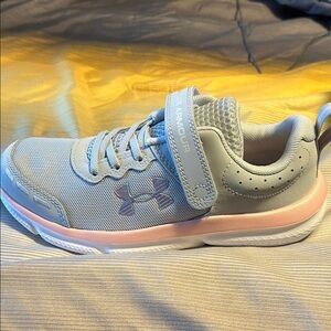 Under Armour Kids' Gray Sneakers with Pink Trim